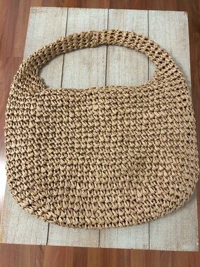 Hat Attack slouch bag in toast